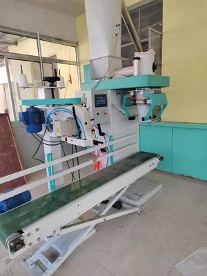 Automatische PLC-besturing Granulaire verpakkingsapparatuur met nauwkeurige verpakking